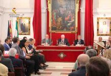 Félix Azón, durante la conferencia (fuente: www.guardiacivil.es)
