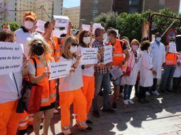 El Colegio de Enfermería de Alicante participa en la concentración para protestar por la centralización del CICU en Valencia