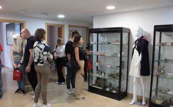 Un grupo de estudiantes y profesores de Enfermería de la Università degli Studi di Roma Tor Vergata visita el Colegio de Enfermería de Alicante