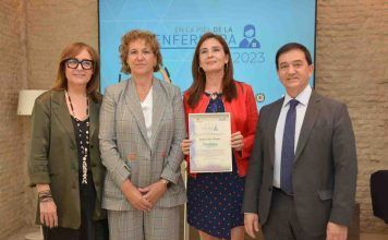 La enfermera del Departamento de Salud de Elche Esther Soler Climent, finalista de la Beca En la piel de la enfermera