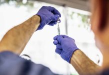 La Asociación Nacional de Enfermería y Vacunas insiste en reforzar los controles para garantizar una vacunación segura tras lo sucedido en el País Vasco