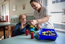 El Colegio de Enfermería de Alicante reclama que se apliquen las innovaciones disponibles aportadas por la ciencia a las personas que padecen Alzheimer