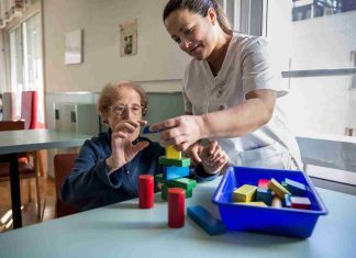 El Colegio de Enfermería de Alicante reclama que se apliquen las innovaciones disponibles aportadas por la ciencia a las personas que padecen Alzheimer